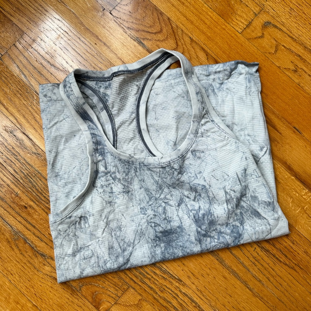 Lululemon swiftly tech